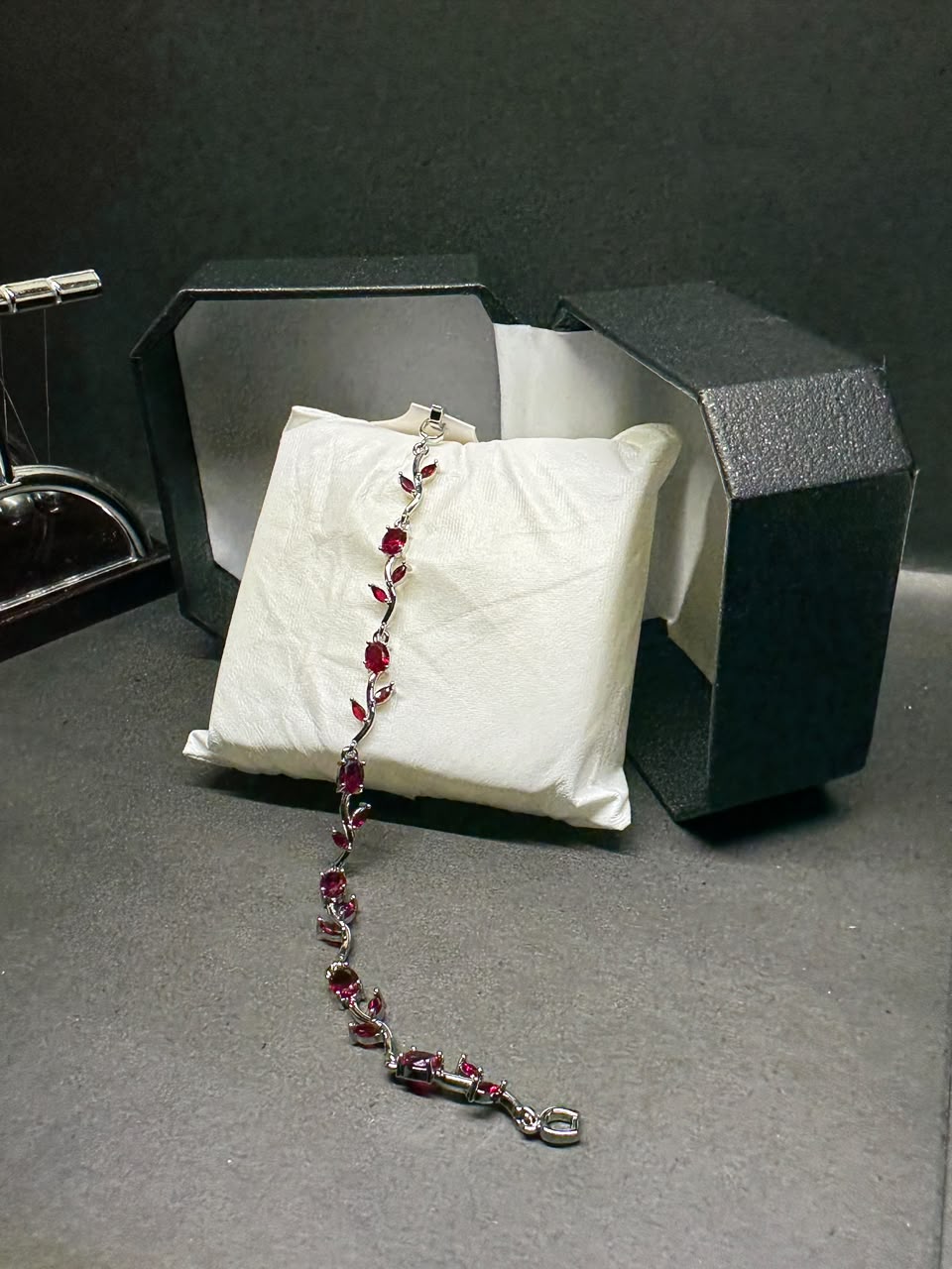 Tulip Blood Red Bracelet