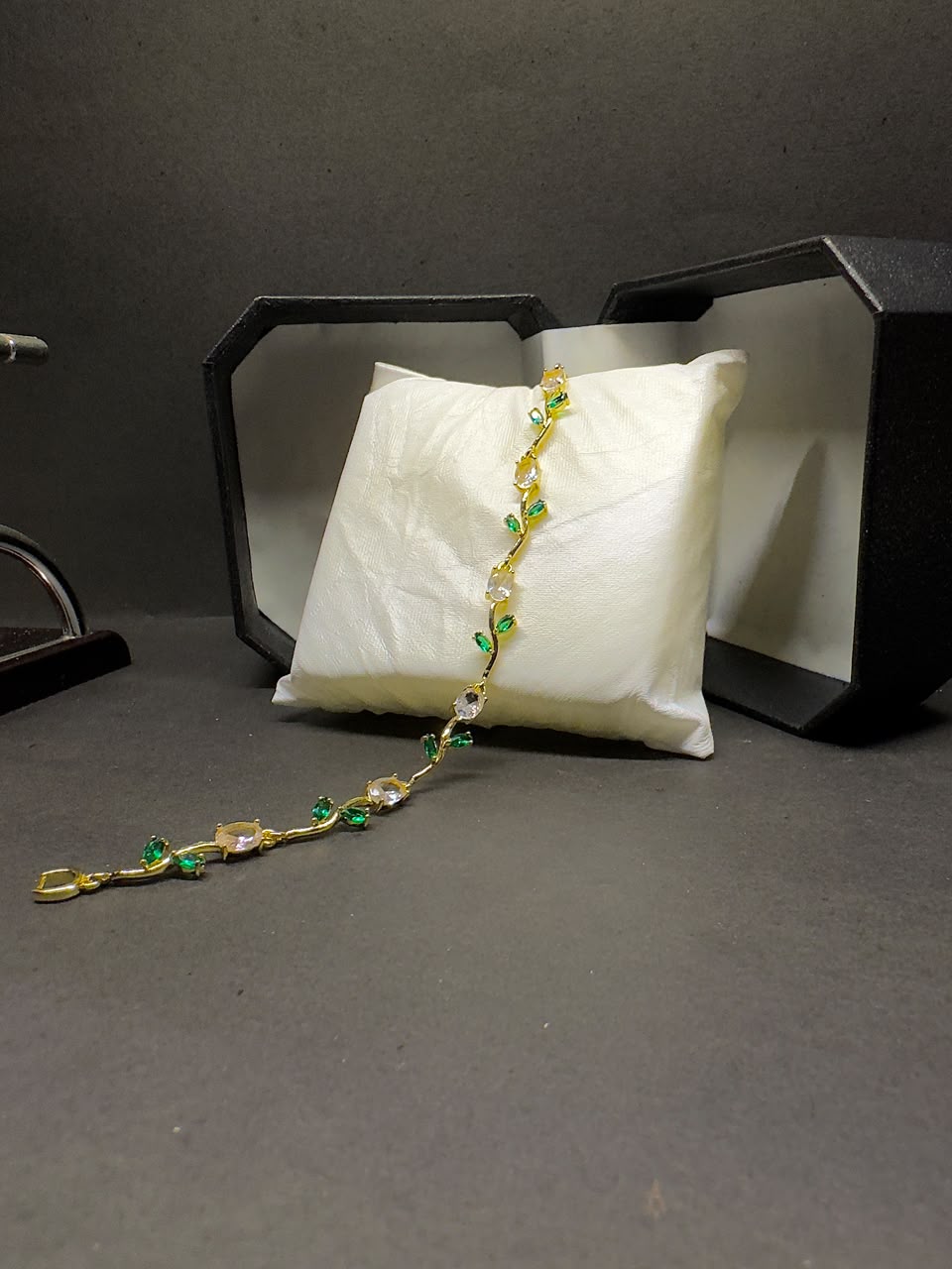 Tulip Green & Golden Bracelet